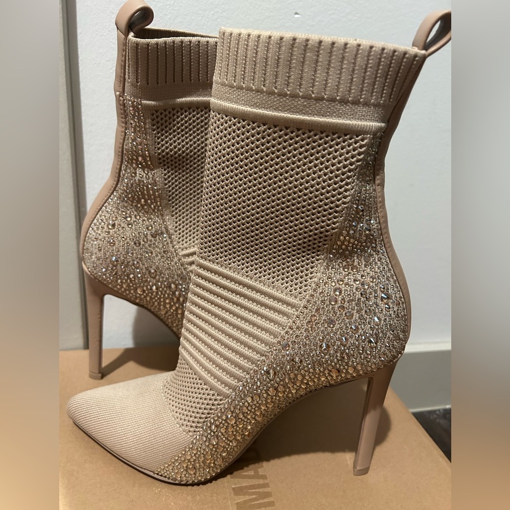 Steve Madden Maxwelle Booties (Size 7)